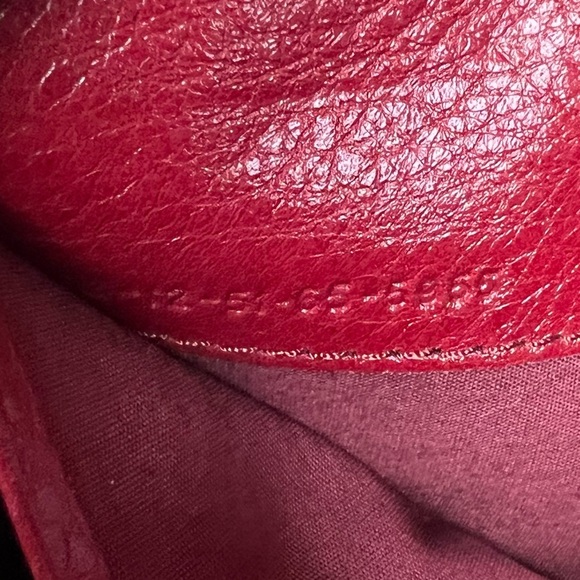 Chloe Bow Long Patent Leather Wallet - Picture 9 of 9